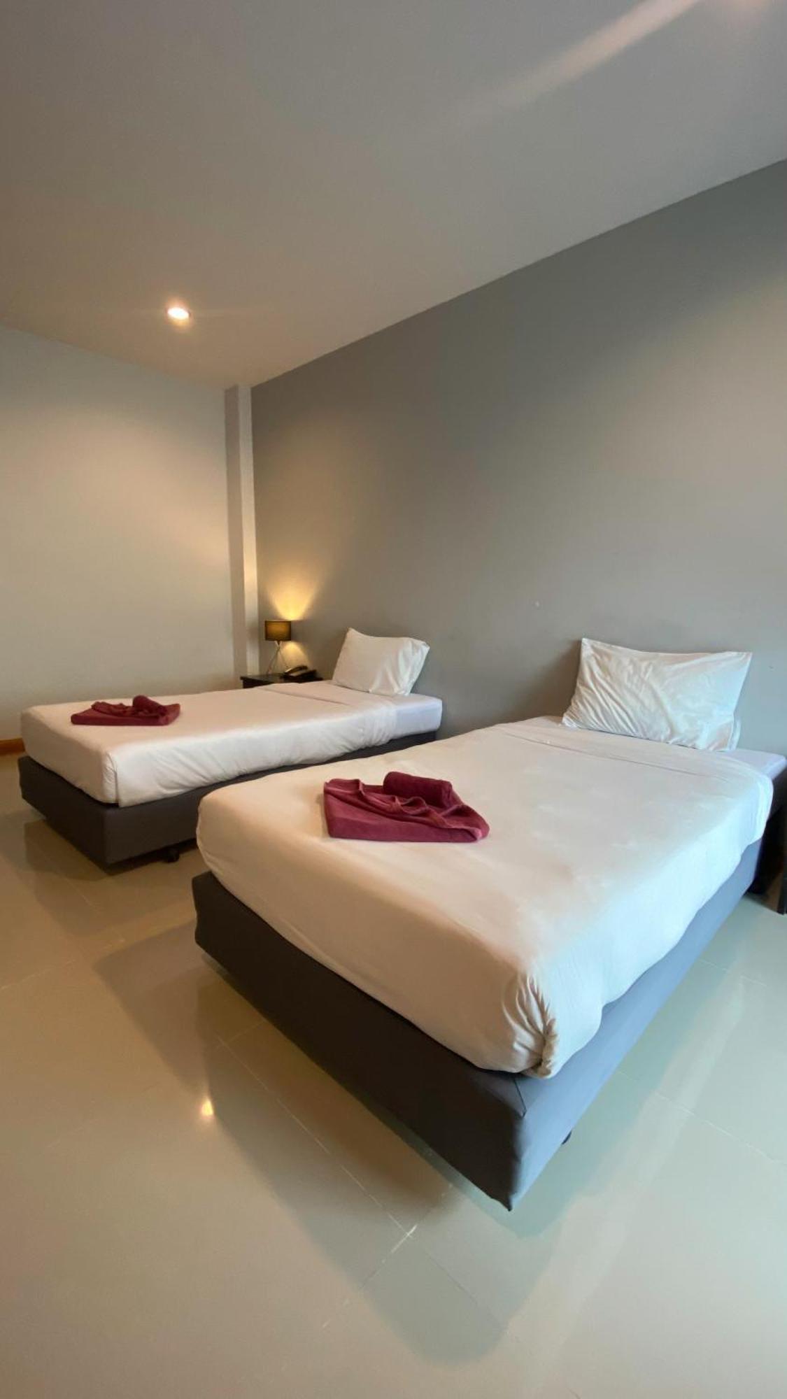 Hotel Karon Sea Side Exterior foto