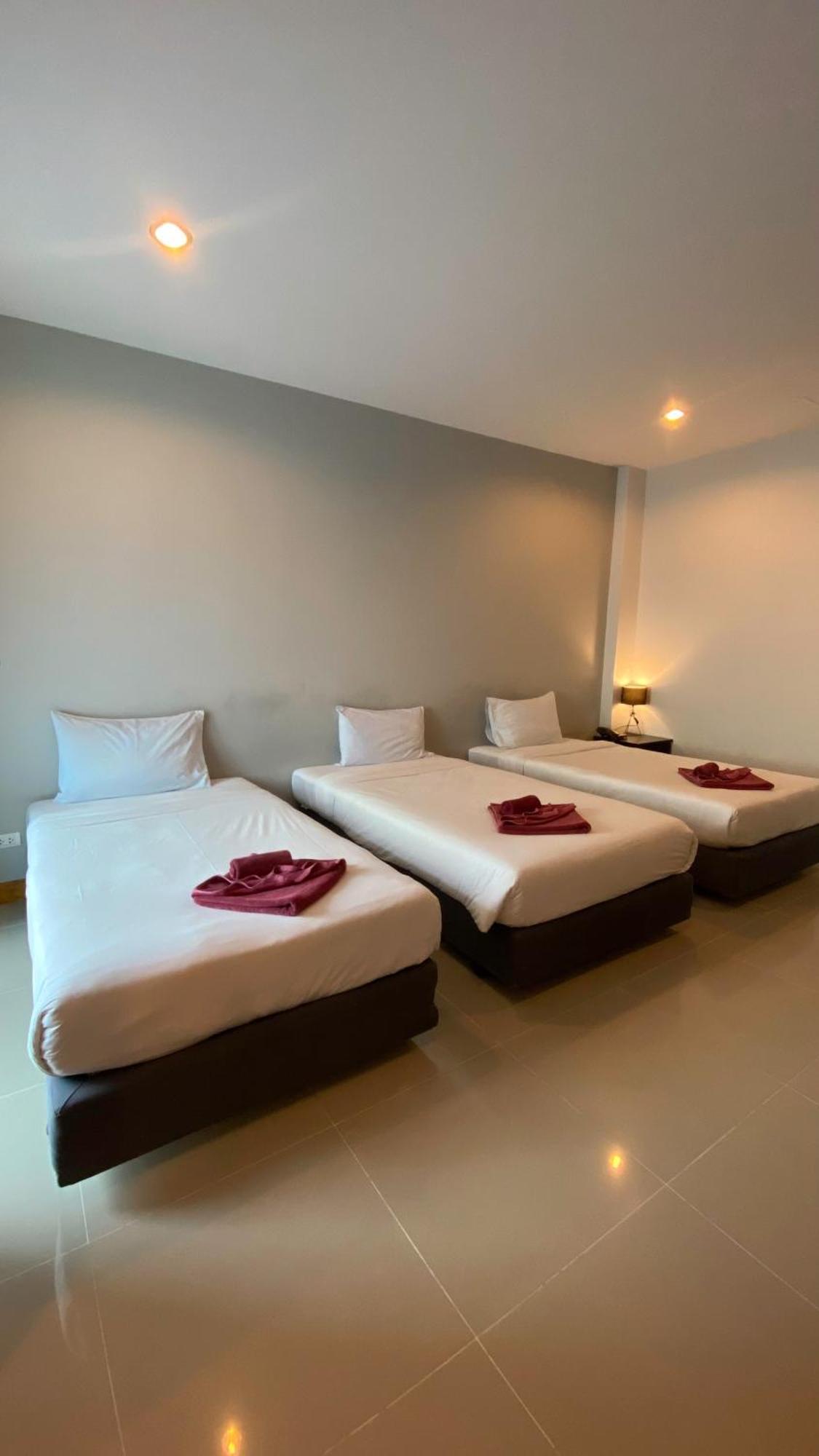 Hotel Karon Sea Side Exterior foto